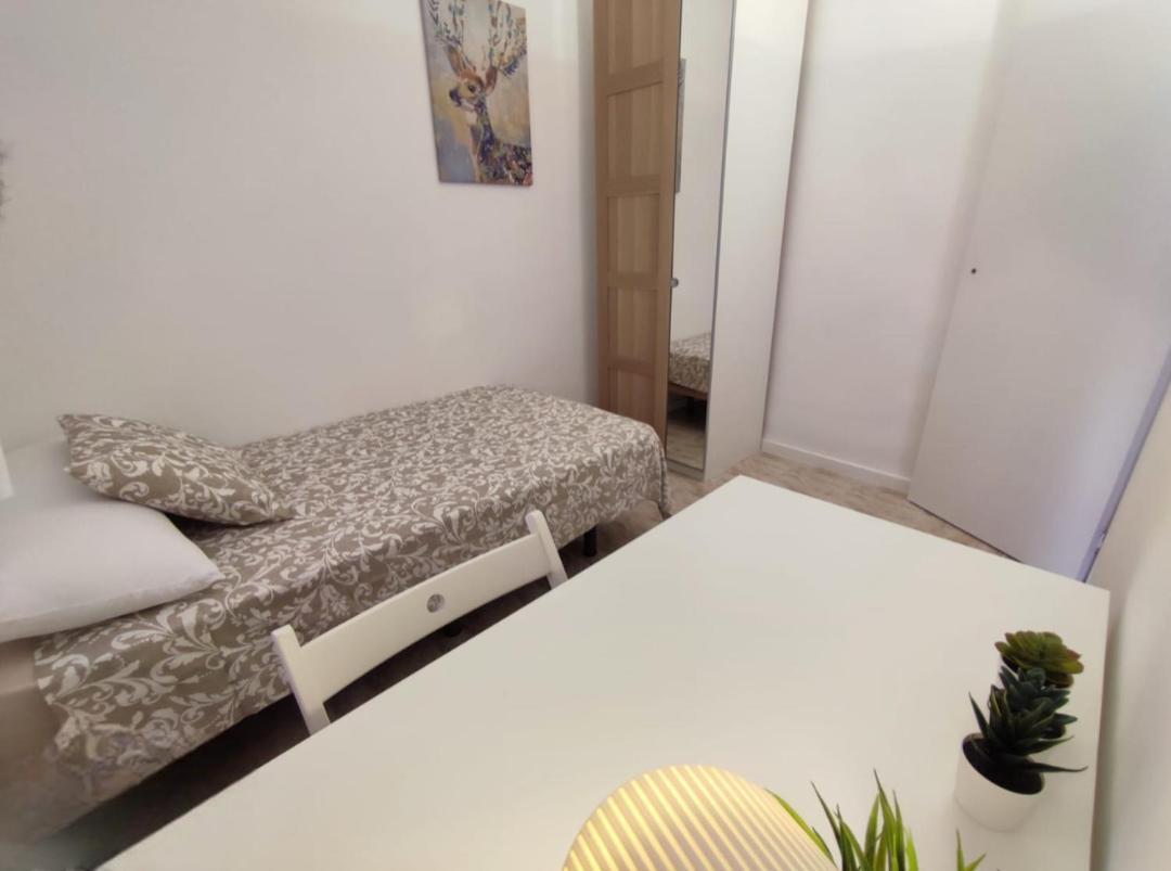 Cardenosa Habitaciones Madrid Eksteriør bilde
